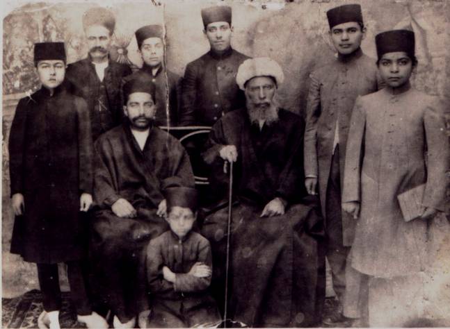Hakim Nasir family from Kermanshah and his son Mo‘azed al-Molk years after conversion into Islam Courtesy of Nina Harouni Springer (2017)